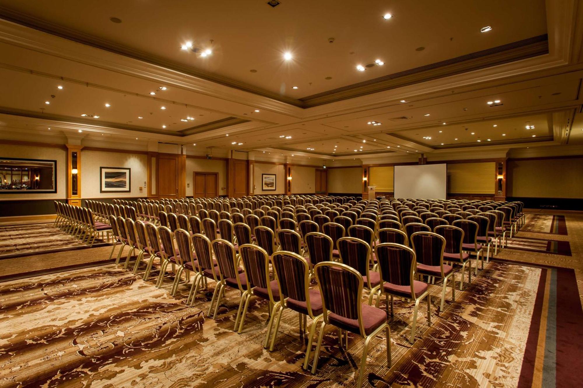 Doubletree By Hilton Dunblane Hydro Hotel Екстер'єр фото